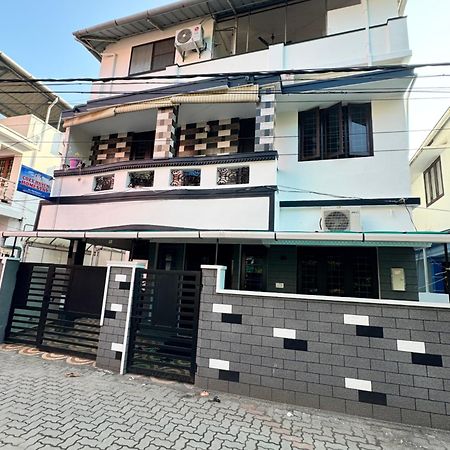 Apartament Cozy Haven Kochi Zewnętrze zdjęcie